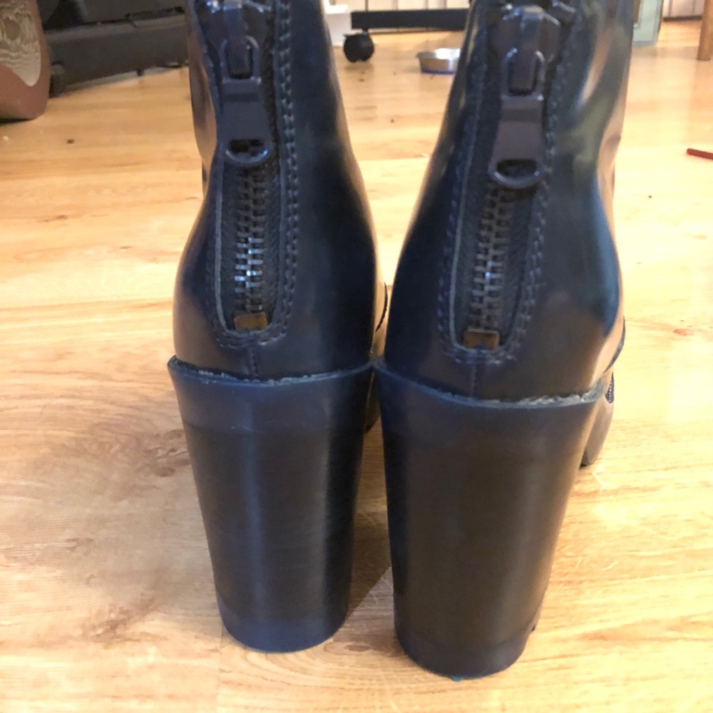 ALDO Serinna Navy Platform Boot - Picture 5 of 9